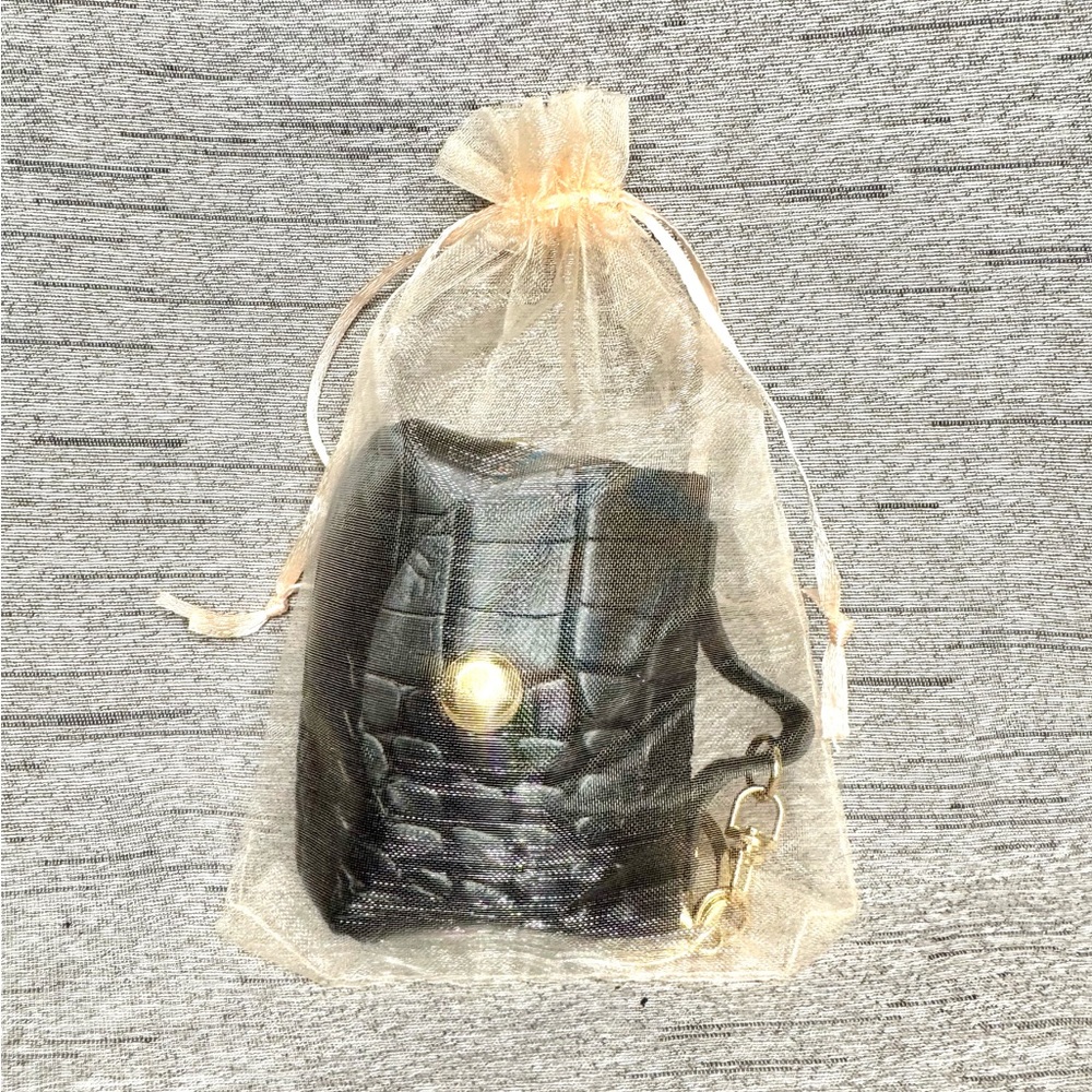 Purse Bag Charm / AirPod Holder - Black Croc-Embossed Keychain with Gold Accents - Picture 3 of 4